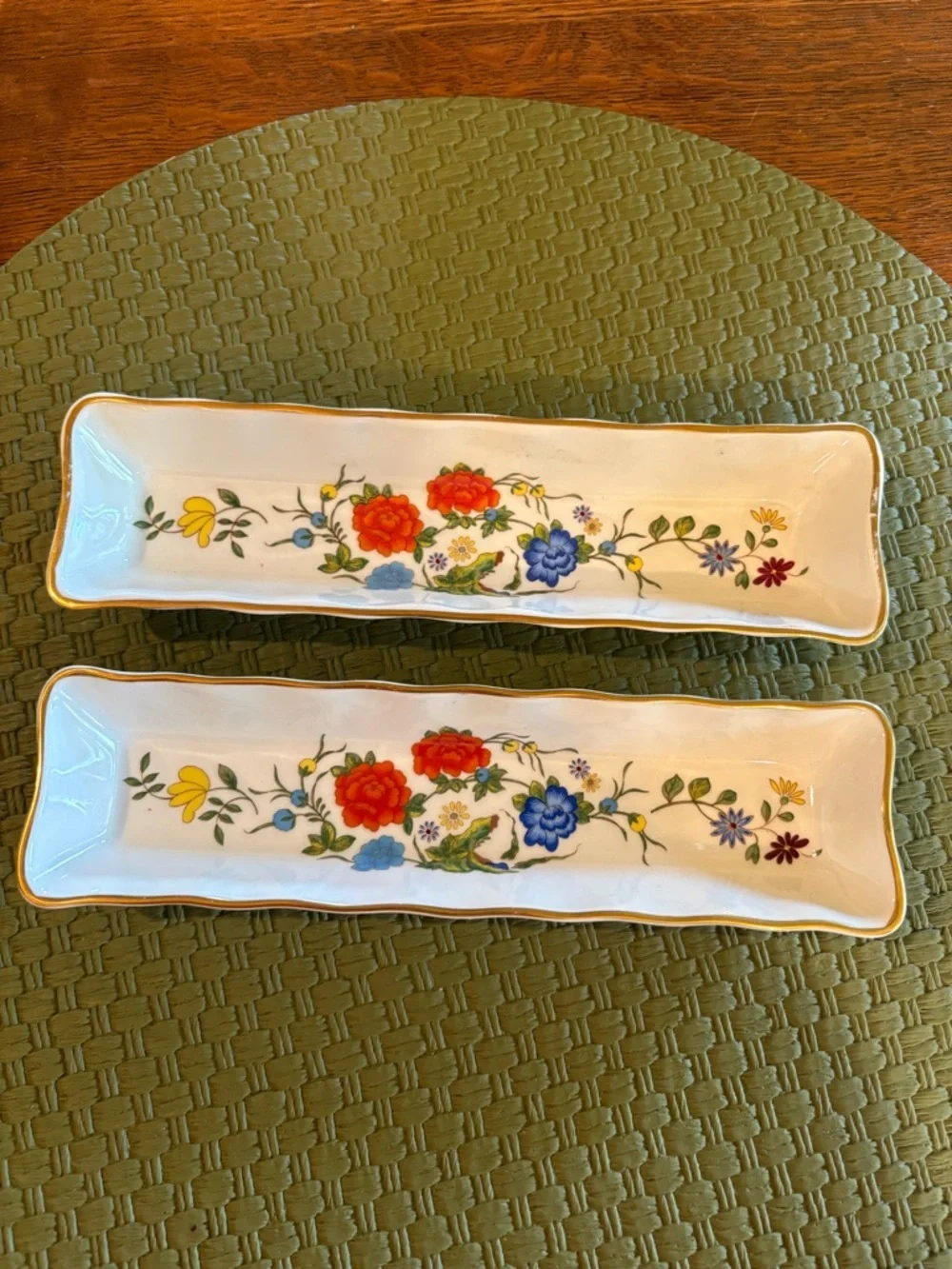 Set of 2 Vintage Aynsley 